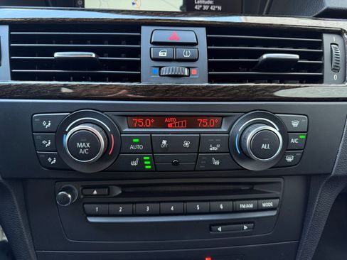 Used 2013 BMW M3 Coupe image 25