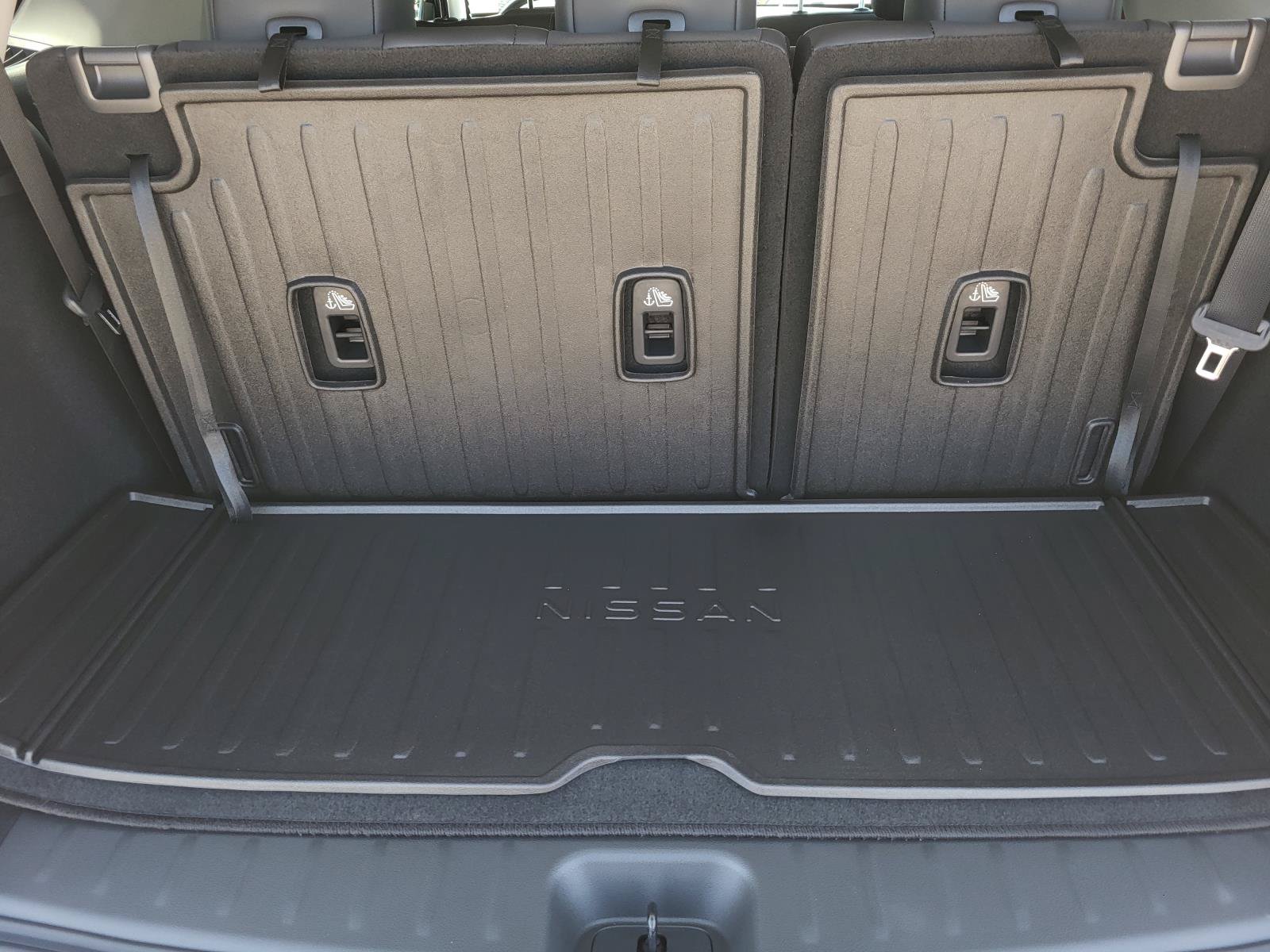 New 2026 Nissan Pathfinder SL w/ Cargo Package FWD image 12