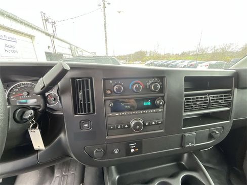 Used 2024 GMC Savana 2500 w/ Driver Convenience Package image 16