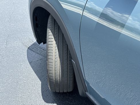 Certified 2025 Honda HR-V LX image 40