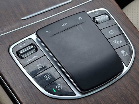 Used 2022 Mercedes-Benz GLC 300 4MATIC image 24