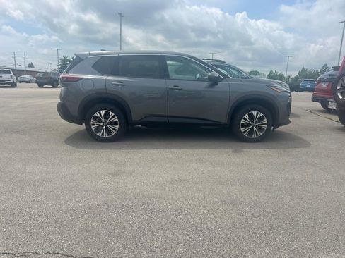 Used 2021 Nissan Rogue SV image 5