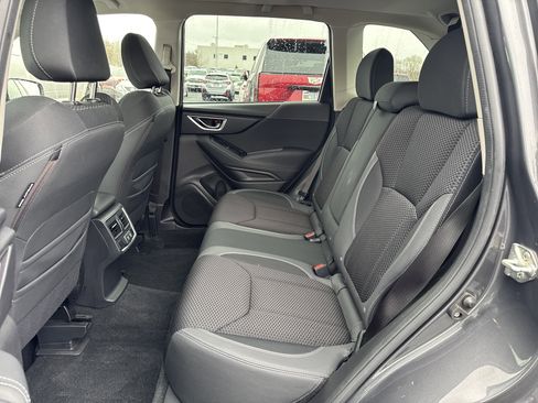 Used 2020 Subaru Forester Premium image 28