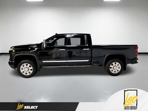Used 2024 Chevrolet Silverado 2500 High Country w/ Max Trailering Package AWD/4WD image 12