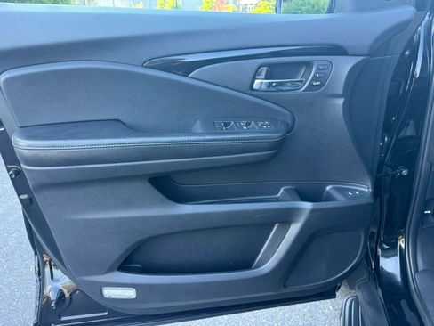 Used 2017 Honda Pilot Elite image 40