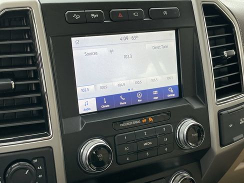 Used 2020 Ford F150 Lariat w/ Equipment Group 502A Luxury AWD/4WD image 32