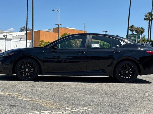 New 2026 Toyota Camry SE FWD image 9