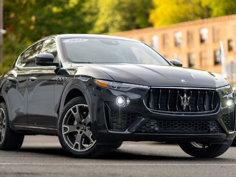Used 2023 Maserati Levante Modena image 4