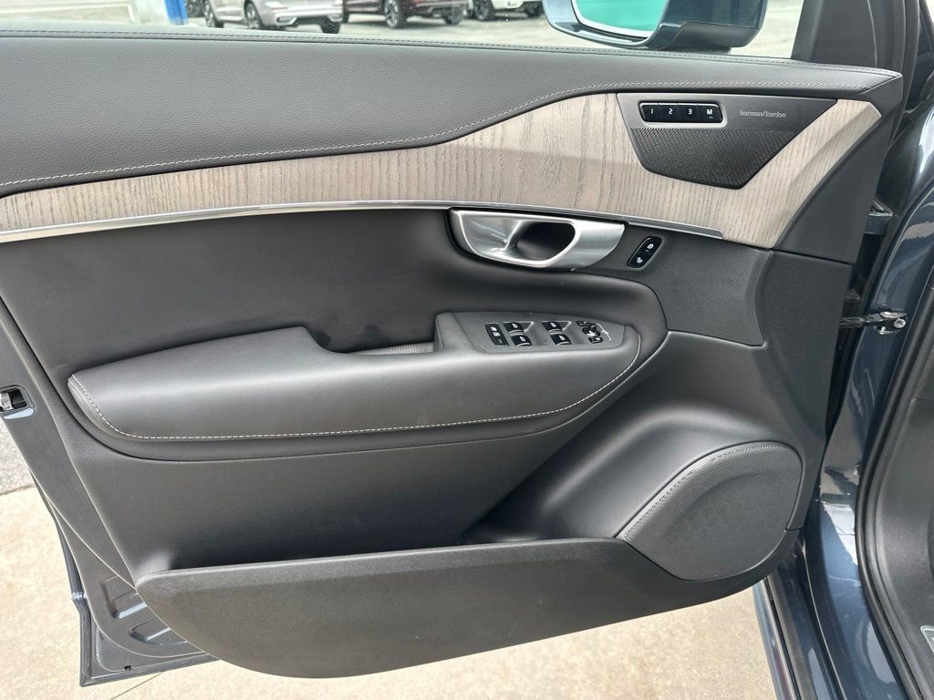 Certified 2024 Volvo XC90 B6 Ultimate w/ Protection Package Premier AWD/4WD image 20
