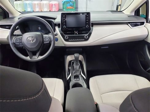 Used 2021 Toyota Corolla LE w/ Carpet Mat Package (TMS) image 9