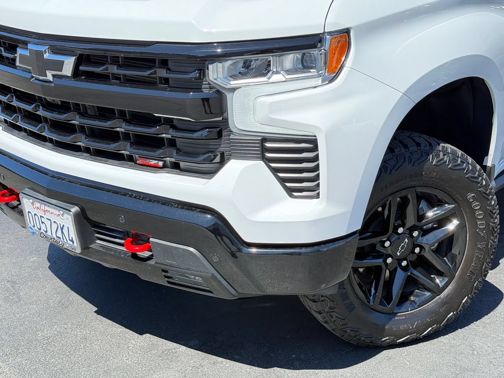 Used 2026 Chevrolet Silverado 1500 LT Trail Boss w/ LT Trail Boss Premium Package AWD/4WD image 3