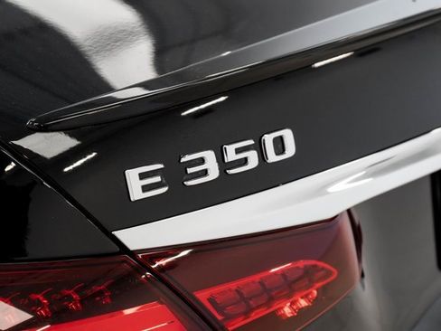 Used 2022 Mercedes-Benz E 350 Sedan image 12