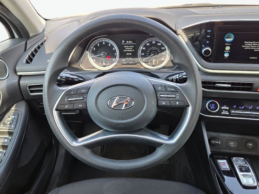 Certified 2023 Hyundai Sonata SEL w/ Preferred Accessory Package FWD image 20