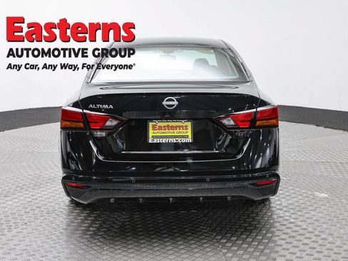 Used 2024 Nissan Altima 2.5 S FWD image 6