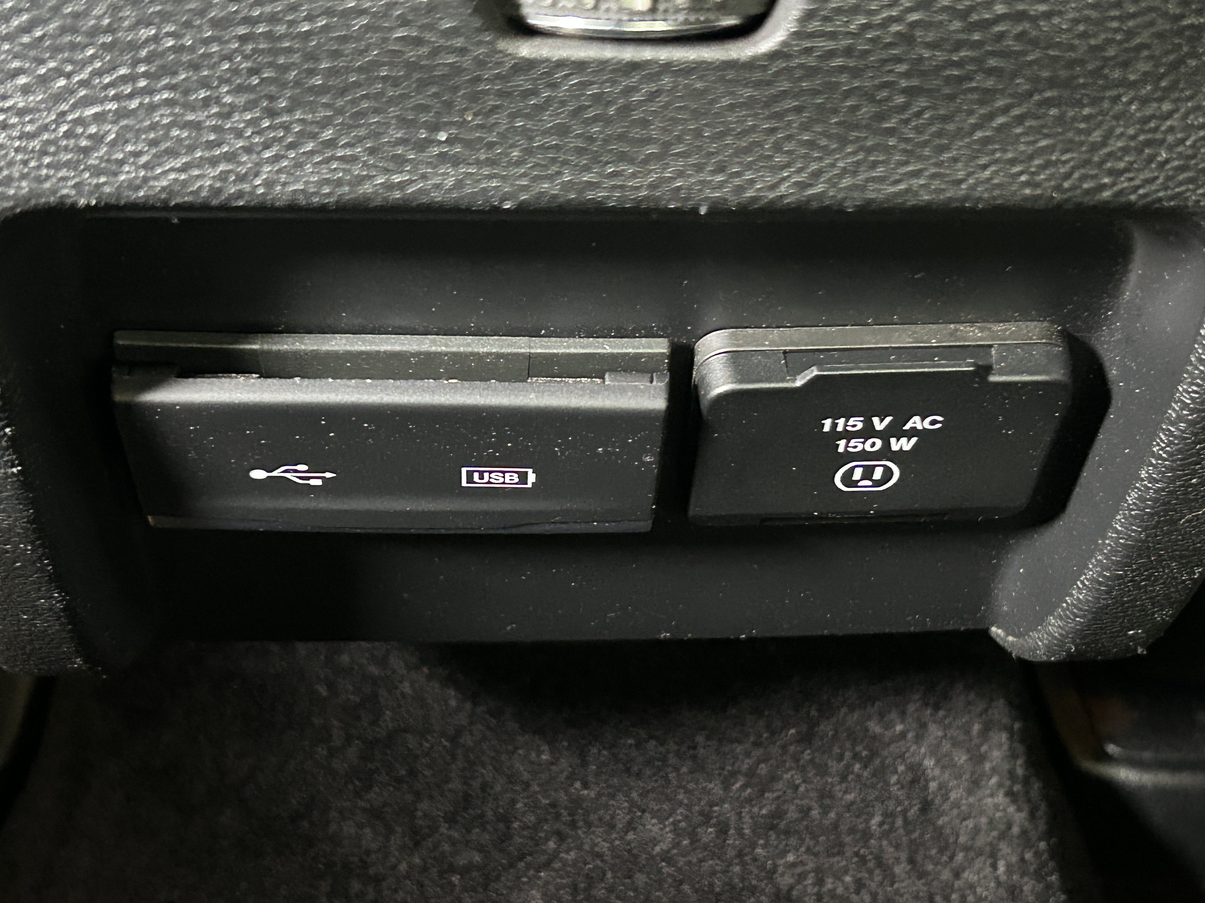 Used 2019 Jeep Cherokee Limited w/ Luxury Group AWD/4WD image 33
