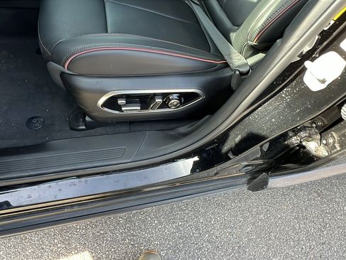 Used 2024 Jeep Wagoneer Launch Edition image 17