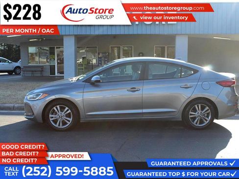 Used 2017 Hyundai Elantra SE image 1