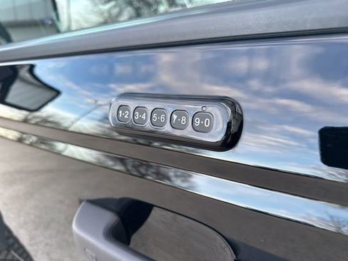 Used 2022 Ford Bronco Badlands image 15