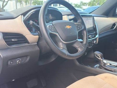 Used 2023 Chevrolet Traverse LT FWD image 13