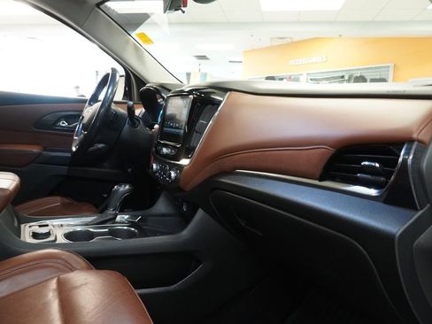 Used 2018 Chevrolet Traverse High Country AWD/4WD image 29