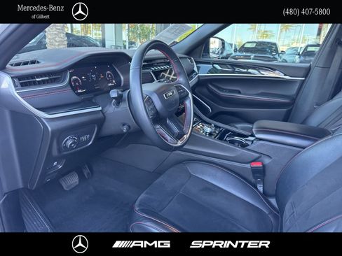 Used 2022 Jeep Grand Cherokee Trailhawk w/ Luxury Tech Group III AWD/4WD image 10