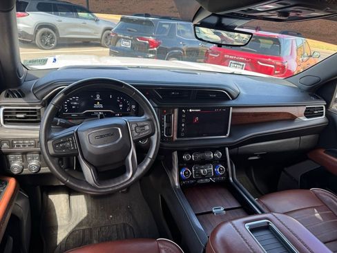 Used 2024 GMC Yukon Denali Ultimate image 3