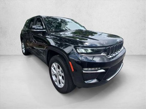 Used 2022 Jeep Grand Cherokee Limited AWD/4WD image 3