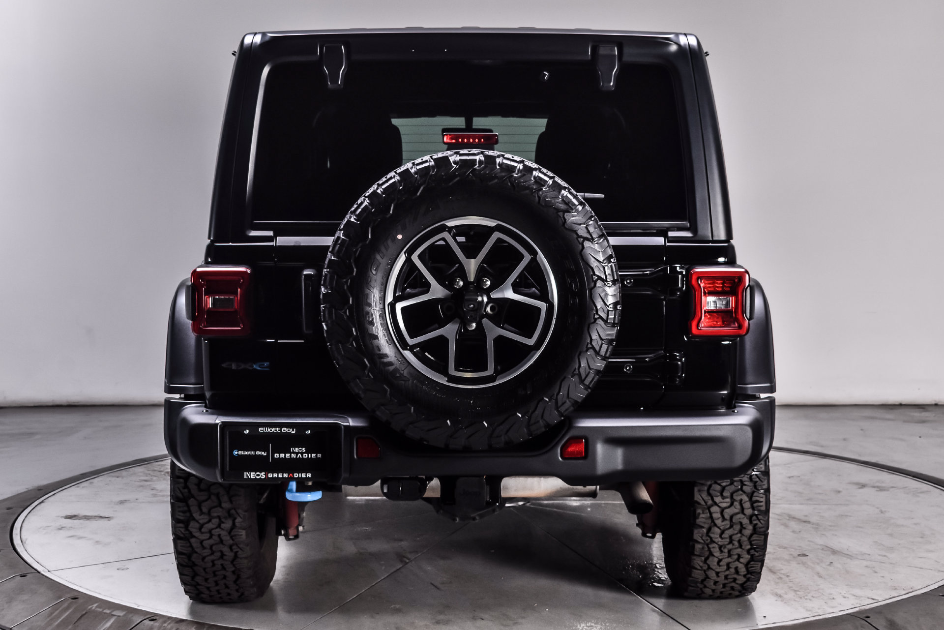 Used 2023 Jeep Wrangler Unlimited Rubicon 4xe AWD/4WD image 5