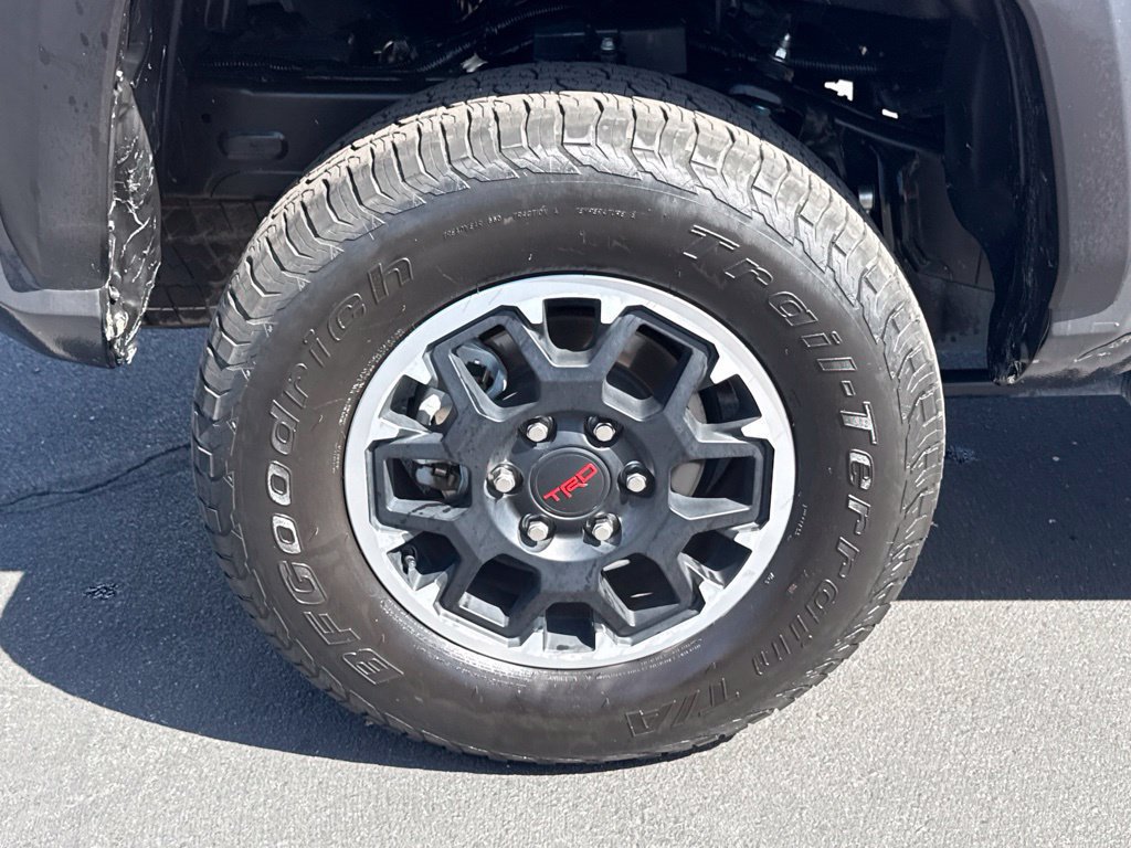Used 2025 Toyota Tacoma TRD Off-Road AWD/4WD image 14