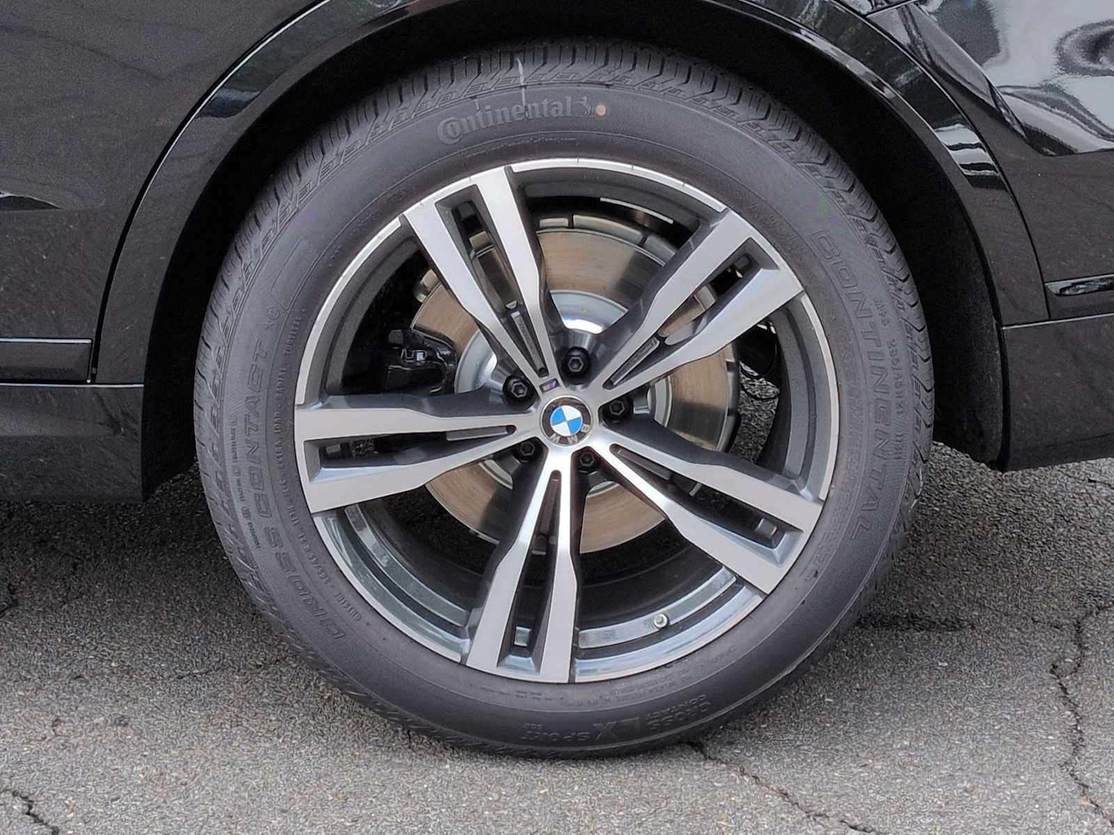 Used 2027 BMW X7 xDrive40i w/ M Sport Package AWD/4WD image 14