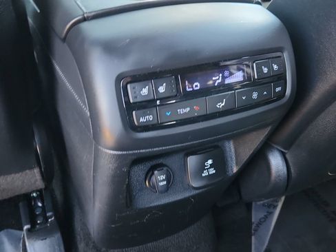 Used 2023 Hyundai Palisade Calligraphy w/ Winter Package AWD/4WD image 11