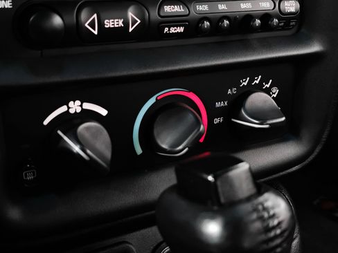 Used 2000 Chevrolet Camaro Z28 w/ SS Performance/Appearance Pkg image 42