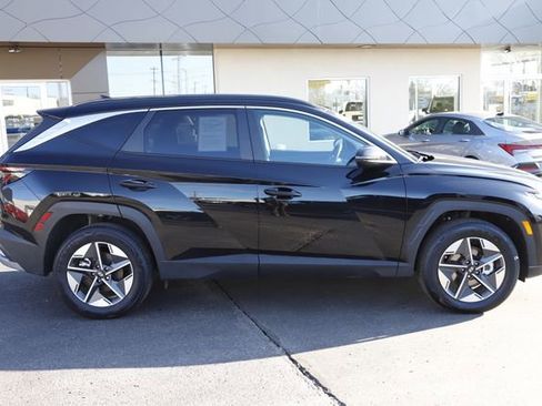 Certified 2025 Hyundai Tucson SEL image 2