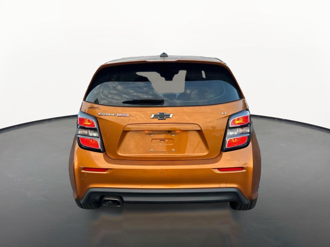 Used 2018 Chevrolet Sonic LT w/ Convenience Package FWD image 4