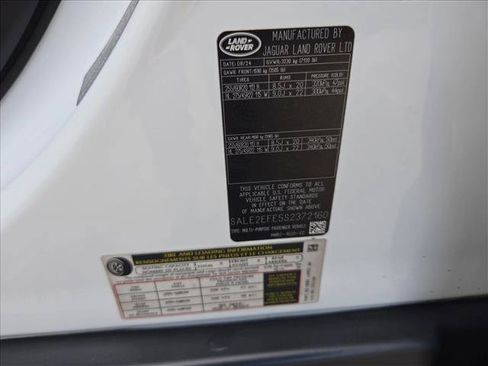 Used 2025 Land Rover Defender 110 X-Dynamic SE AWD/4WD image 21