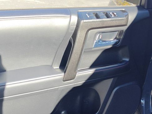 Used 2024 Toyota 4Runner TRD Off-Road Premium image 9