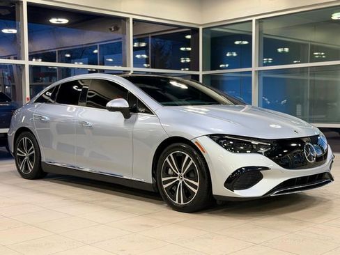 Used 2023 Mercedes-Benz EQE 500 4MATIC Sedan w/ Exclusive Trim Package image 6