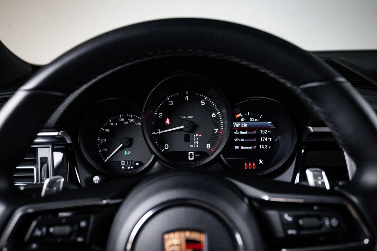 Certified 2023 Porsche Macan AWD/4WD image 15