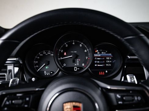 Certified 2023 Porsche Macan AWD/4WD image 15