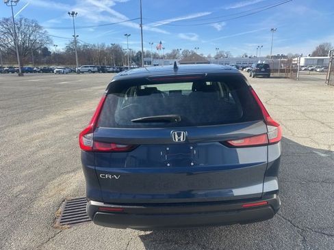 Used 2024 Honda CR-V LX image 5