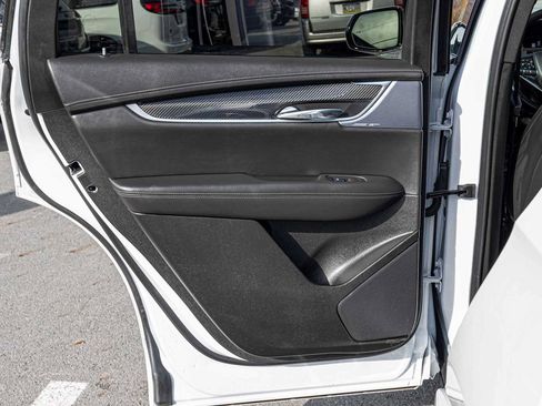 Used 2025 Cadillac XT6 Sport image 14