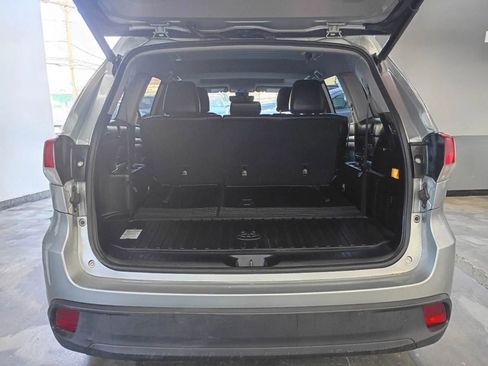 Used 2019 Toyota Highlander XLE image 7