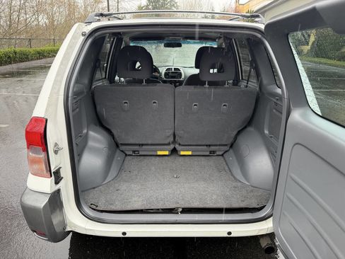 Used 2001 Toyota RAV4 4WD image 7