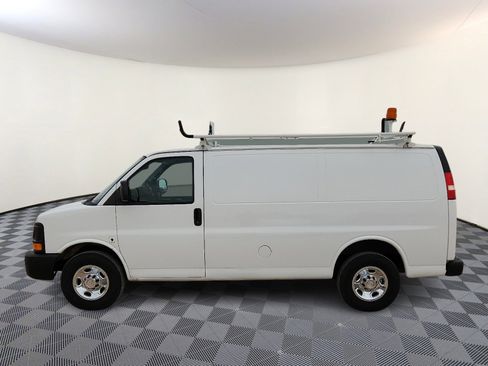 Used 2012 Chevrolet Express 2500 image 2