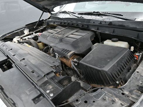 Used 2021 Nissan Titan Platinum Reserve w/ Moonroof Package image 42