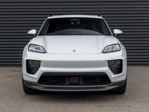 Used 2025 Porsche Macan Electric image 7