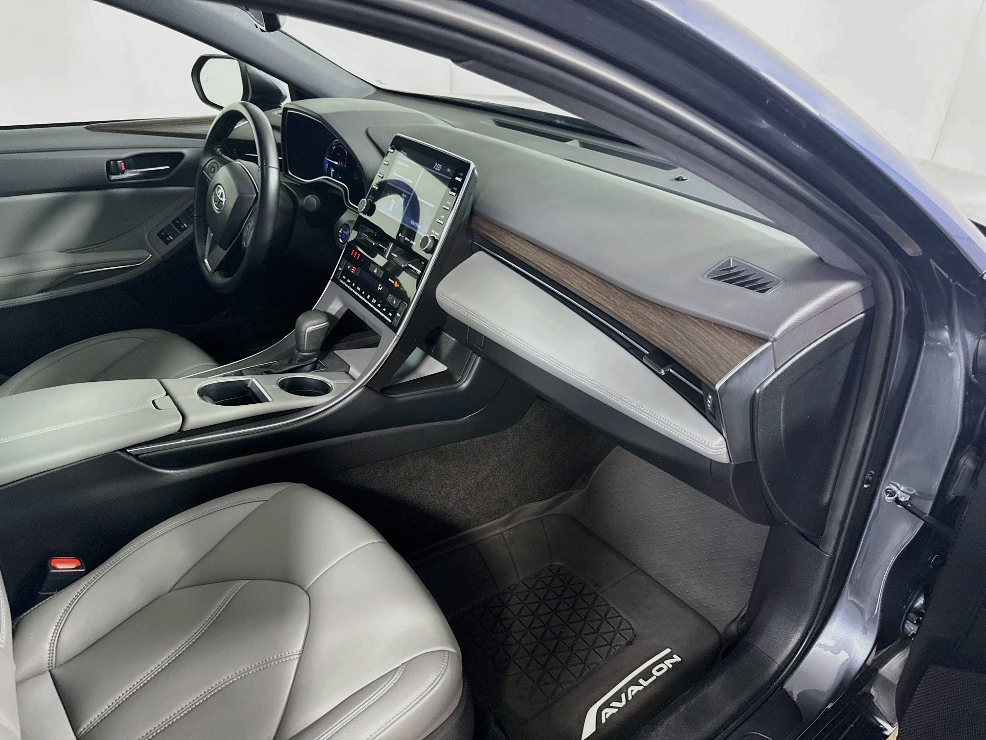 Certified 2019 Toyota Avalon XLE w/ Moonroof Package FWD image 28