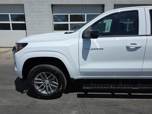New 2026 Chevrolet Colorado LT w/ LT Convenience Package AWD/4WD image 17