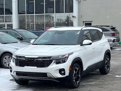 Certified 2025 Kia Seltos S image 5