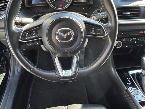 Used 2018 MAZDA MAZDA3 Touring image 11